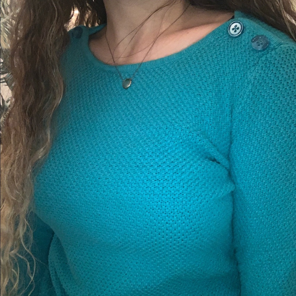 Blue sweater turquoise